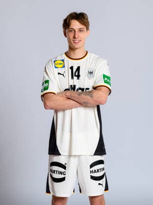 Muenchen: Handball DHB - Deutschland - Fotoshooting Mathis Häseler Haeseler (Deutschland) Deutschland