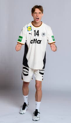 Muenchen: Handball DHB - Deutschland - Fotoshooting Mathis Häseler Haeseler (Deutschland) Deutschland