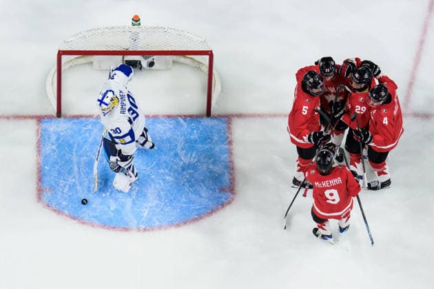 260105 Carson Carels, Sam O™Reilly, Gavin McKenna, Kashawn Aitcheson and Harrison Brunicke of Canada celebrate the 1-0 goal behind goaltender Petteri Rimpinen of Finland during the 2026 IIHF World Junior Championship bronze medal game between Canada and Finland on January 5, 2026 in Saint Paul. Photo: Joel Marklund BILDBYRAN kod JM JM0773 bbeng ishockey Ice hockey, Eishockey jvm junior-vm u20 2026 iihf world junior championship world juniors bronsmatch bronze medal game canada kanada finland depp jubel Copyright: JOELxMARKLUND BB260105JM042