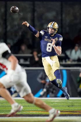 January 5, 2026, Nashville, Tennessee, USA: Montana State quarterback Justin Lamson (8) throws during the third quarter of the FCS National Championship at FirstBank Stadium. Nashville USA - ZUMAh237 20260105_zsp_h237_037 Copyright: xCamdenxHallx