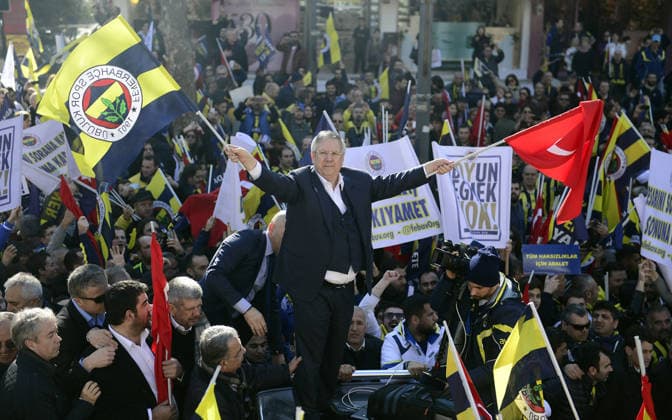 Justice for Turkey, Justice for Fenerbahce rally ISTANBUL, TURKEY - FEBRUARY 16: Fenerbahce President Aziz Yildirim (C) takes part in the Justice for Turkey, Justice for Fenerbahce rally at Bagdat Avenue in Istanbul, Turkey, on February 16, 2014. Turkey’s highest court in criminal justice sentenced a six-year jail term to Fenerbahce s Chairman Aziz Yildirim on January 17, 2014, for forming an illegal organization and involvement in a 2010-11 match-fixing scandal in Turkey s first division. Istanbul Istanbul. Editorial use only. Please get in touch for any other usage.  Copyright: x2025xAnadoluxBurakxAkbulutx