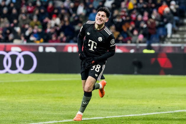 SALZBURG, AUSTRIA - JANUARY 6: Felipe Chavez (FC Bayern Muenchen, 38) celebrates scoring the 0:3 goal with his teammates during the friendly match between FC Red Bull Salzburg vs. FC Bayern Muenchen at Red Bull Arena on January 6, 2026 in Salzburg, Austria. Austria Copyright: xSteffiexWunderlx