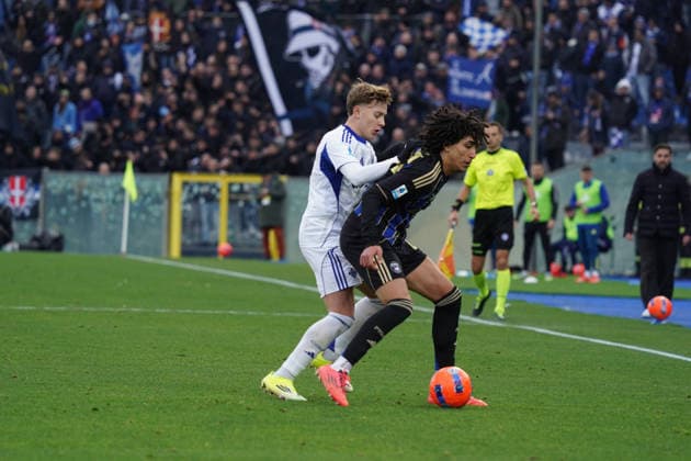 Pisa sFrancesco Coppola in action Como at the Cetilar Arena Romeo Anconetani Stadium in Pisa; Center West Italy; Tuesday January 06; 2026 ; Soccer  Copyright: xAlessandroxLaxRocca xLaPressex
