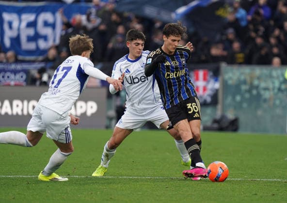 Pisa s Gabriele Piccinini ....During the Serie A soccer match between Pisa and Como at the Cetilar Arena Romeo Anconetani Stadium in Pisa; Center West Italy; Tuesday January 06; 2026 ; Soccer  Copyright: xAlessandroxLaxRocca xLaPressex