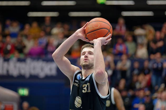 Spencer Reaves (MBC, 31), Syntainics MBC vs. Donar Groningen, European North Basketball League 2025 26, Germany, Netherlands, 06.01.2026. Foto: Schulz Weissenfels Stadthalle Sachsen-Anhalt Deutschland