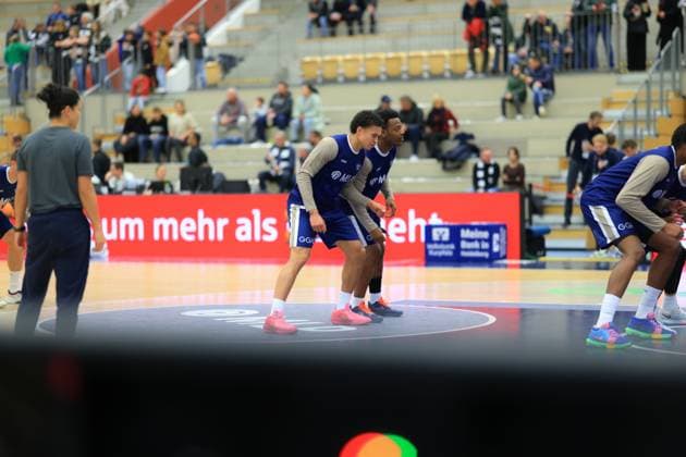 RECORD DATE NOT STATED Szene mit DJ Horne (0; MLP Academics Heidelberg) und Josia Gentischer (4; MLP Academics Heidelberg) in der Spielfeldmitte Basketball Champions League: MLP Academics Heidelberg – ERA Basketball Nymburk DJ Horne (0; MLP Academics Heidelberg) und Josia Gentischer (4; MLP Academics Heidelberg) in Aktion
