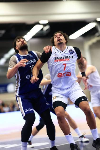 RECORD DATE NOT STATED Szene mit Dusan Neskovic (7; MLP Academics Heidelberg) und Marcus Santos-Silva (7; Basketball Nymburg) in Aktion Basketball Champions League: MLP Academics Heidelberg – ERA Basketball Nymburk Spielaktion mit Dusan Neskovic (7; MLP Academics Heidelberg) und Marcus Santos-Silva (7; Basketball Nymburg)