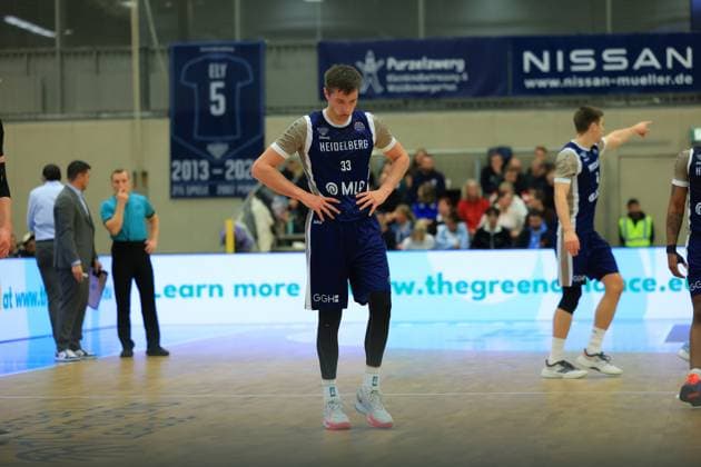 RECORD DATE NOT STATED Szene mit Ryan Mikesell (33; MLP Academics Heidelberg) auf dem Spielfeld Basketball Champions League: MLP Academics Heidelberg – ERA Basketball Nymburk Ryan Mikesell (33; MLP Academics Heidelberg) auf dem Spielfeld