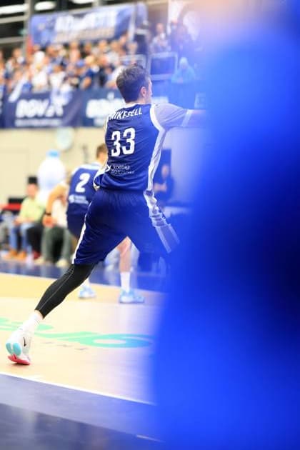 RECORD DATE NOT STATED Spielaktion mit Ryan Mikesell (33; MLP Academics Heidelberg) und Niklas Würzner (2; MLP Academics Heidelberg) Basketball Champions League: MLP Academics Heidelberg – ERA Basketball Nymburk Ryan Mikesell (33; MLP Academics Heidelberg) in Aktion