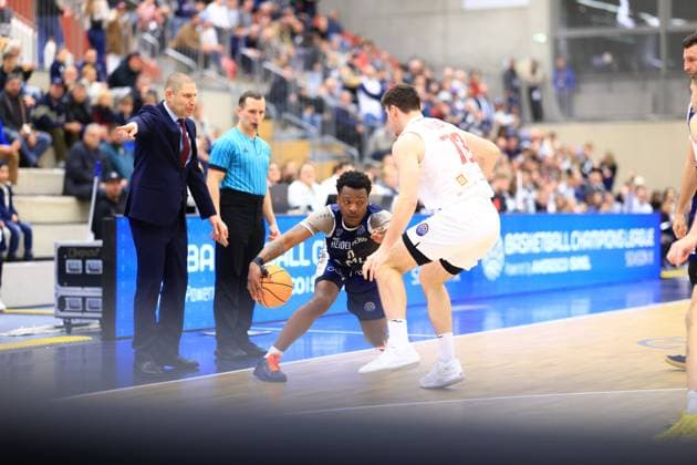 RECORD DATE NOT STATED Szene mit DJ Horne (0; MLP Academics Heidelberg) beim Dribbling gegen Frantisek Rylich (73; Basketball Nymburg) in der Verteidigung Basketball Champions League: MLP Academics Heidelberg – ERA Basketball Nymburk DJ Horne (0; MLP Academics Heidelberg) im Zweikampf mit Frantisek Rylich (73; Basketball Nymburg)