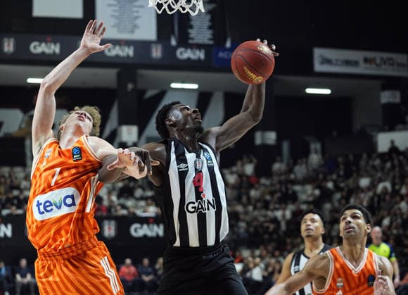 Besiktas GAIN v Ratiopharm Ulm - BKT EuroCup ISTANBUL, TURKIYE - JANUARY 06: Ismael Kamagate (4) of Besiktas GAIN in action against Tobias Brahe Jensen (7) of Ratiopharm Ulm during the BKT EuroCup week 13 basketball match between Besiktas Gain and Ratiopharm Ulm at Besiktas Gain Sports Complex in Istanbul, Turkiye on January 06, 2026. Esra Bilgin Anadolu Istanbul Turkey. Editorial use only. Please get in touch for any other usage.  Copyright: x2026xAnadoluxEsraxBilginx