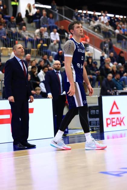 RECORD DATE NOT STATED Szene mit Ryan Mikesell (33; MLP Academics Heidelberg) auf dem Spielfeld in der Halle Basketball Champions League: MLP Academics Heidelberg – ERA Basketball Nymburk Ryan Mikesell (33; MLP Academics Heidelberg) auf dem Spielfeld