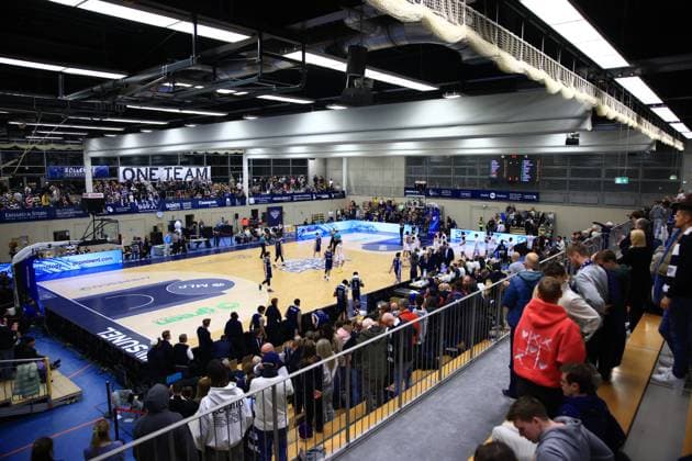 RECORD DATE NOT STATED Szene mit Spielern von MLP Academics Heidelberg und Basketball Nymburg auf dem Spielfeld in der Halle Basketball Champions League: MLP Academics Heidelberg – ERA Basketball Nymburk Spielszene mit MLP Academics Heidelberg und Basketball Nymburg