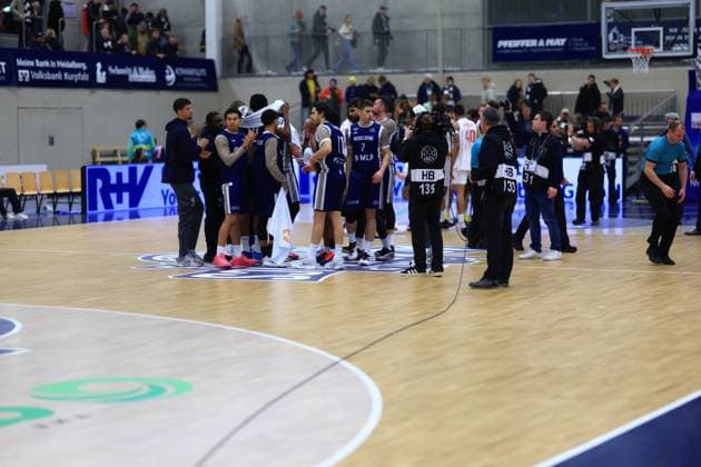 RECORD DATE NOT STATED Szene mit Samuell Williamson (10; MLP Academics Heidelberg), Dusan Neskovic (7; MLP Academics Heidelberg), Josia Gentischer (4; MLP Academics Heidelberg) und Noah Koch (1; MLP Academics Heidelberg) auf dem Spielfeld Basketball Champions League: MLP Academics Heidelberg – ERA Basketball Nymburk Szene mit Samuell Williamson (10; MLP Academics Heidelberg) und Teamkollegen