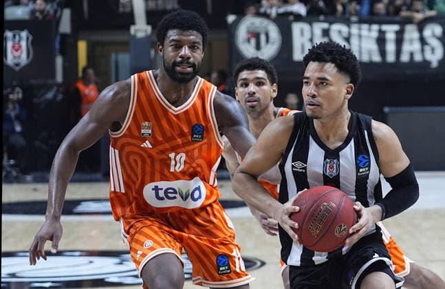 Besiktas GAIN v Ratiopharm Ulm - BKT EuroCup ISTANBUL, TURKIYE - JANUARY 06: Devon Dotson (1) of Besiktas GAIN in action against Malik Osborne (10) of Ratiopharm Ulm during the BKT EuroCup week 13 basketball match between Besiktas Gain and Ratiopharm Ulm at Besiktas Gain Sports Complex in Istanbul, Turkiye on January 06, 2026. Esra Bilgin Anadolu Istanbul Turkey. Editorial use only. Please get in touch for any other usage.  Copyright: x2026xAnadoluxEsraxBilginx