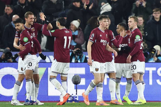 6th January 2026; London Stadium, London, England; Premier League Football, West Ham United versus Nottingham Forest; 1-0 West Ham United celebrates in the 13th minute after Murillo of Nottingham Forest own goal  IanxStephen Content restricted for UK based newspaper