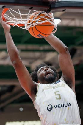 f.l.t.r.: Andre Wesson Jr (Patrioti Levice, 5) with a Dunk, 06.01.2026, Basketball Champions League, Fitness First Wuerzburg Baskets vs. Patrioti Levice, GER, Wuerzburg, Tectake Arena. Copyright: HMBxMedia xHeikoxBecker