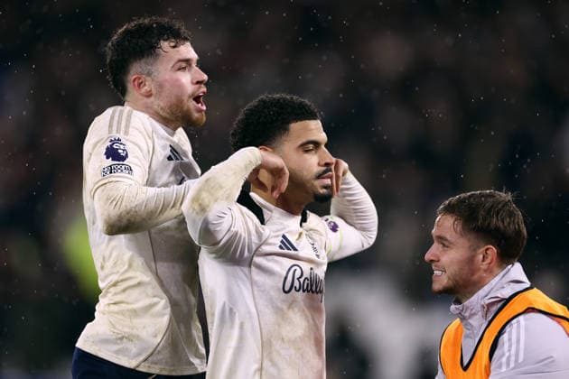 West Ham United v Nottingham Forest 06 January 2026, London - Premier League Football - West Ham United v Nottingham Forest - Neco Williams of Nottingham Forest (far left) celebrates the winning goal with Morgan Gibbs-White - Photo: Jacques Feeney Offside. London UK Copyright: xJacquesxFeeneyx xOffsidexOffside
