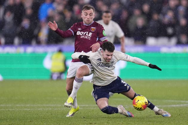 Premier League West Ham United v Nottingham Forest Jarrod Bowen of West Ham United and Neco Williams of Nottingham Forest during the Premier League match West Ham United vs Nottingham Forest at London Stadium, London, United Kingdom, 6th January 2026 (Photo by Harvey Murphy News Images) Copyright: xHarveyxMurphy NewsxImagesx