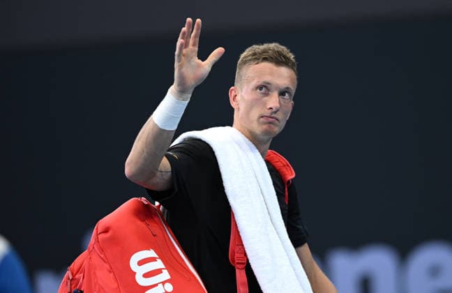 TENNIS BRISBANE INTERNATIONAL, Jiri Lehecka of the Czech Republic is seen retiring with an injury during his match against Sebastian Korda of the USA during day four of the Brisbane International tennis tournament at Pat Rafter Arena in Brisbane, Wednesday, January 7, 2026. ( NO ARCHIVING, EDITORIAL USE ONLY BRISBANE QUEENSLAND AUSTRALIA  Copyright: xDARRENxENGLANDx 20260107120869537267