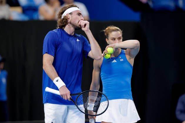 TENNIS UNITED CUP PERTH, Maria Sakkari and Stefanos Tsitsipas of Greece in action against Coco Gauff and Christian Harrison of the USA during the United Cup quarter-final doubles match between Greece and the USA at RAC Arena in Perth, Wednesday, January 7, 2026. ( NO ARCHIVING, EDITORIAL USE ONLY PERTH Western Australia Australia  Copyright: xRICHARDxWAINWRIGHTx 20260107157744800305