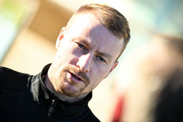 Fabian Holland (SV Darmstadt 1898, 32) spricht in einer Medienrunde. ESP, SV Darmstadt 98, Fussball, 2. Bundesliga, Trainingslager in El Saler, 4. Tag, 07.01.2026. ESP, SV Darmstadt 98, Fussball, 2. Bundesliga, Trainingslager in El Saler, 4. Tag El Saler