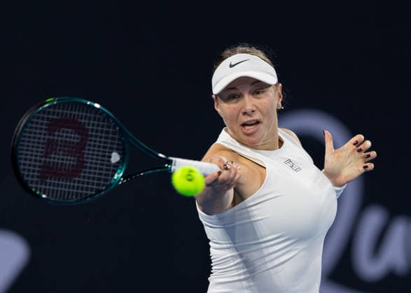 January 7, 2026, Brisbane, Qld, Australia: AMANDA ANISIMOVA of the United States plays a forehand during her WomenÃ¢â‚¬â ¢s Singles round of 32 match against KIMBERLEY BIRRELL of Australia at the Brisbane International. Brisbane Australia - ZUMAt173 20260107_zsp_t173_054 Copyright: xStephanexThomasx