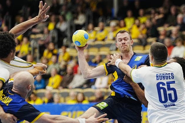 GÖTEBORG, SVERIGE 20260107 Sveriges Felix Claar med bollen under onsdagens landskamp i handboll mellan Sverige och Brasilien i Partille arena. GÖTEBORG SVERIGE x9200x Copyright: xBjörnxLarssonxRosvall TTx HANDBOLL SVERIGE-BRASILIEN