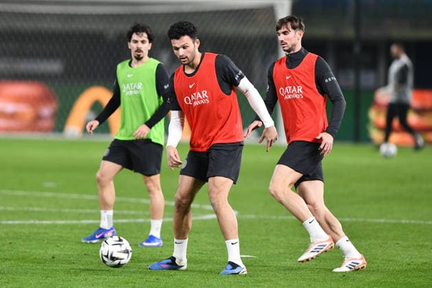 Ahead of Olympique Marseille v Paris Saint-Germain - French Super Cup KUWAIT CITY, KUWAIT - JANUARY 7: Paris Saint-Germain players train ahead of the Super Cup match against Olympique Marseille at Jaber Al-Ahmad International Stadium in Kuwait City, Kuwait, on January 7, 2026. Jaber Abdulkhaleq Anadolu Kuwait City Kuwait. Editorial use only. Please get in touch for any other usage.  Copyright: x2026xAnadoluxJaberxAbdulkhaleqx