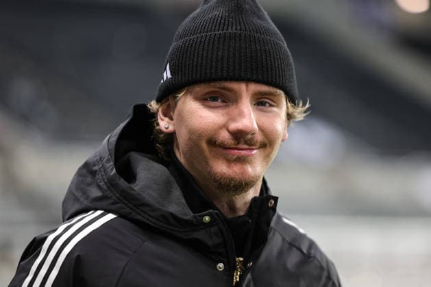Premier League Newcastle United v Leeds United Nick Woltemade of Newcastle United arrives during the Premier League match Newcastle United vs Leeds United at St. James s Park, Newcastle, United Kingdom, 7th January 2026 (Photo by Mark Cosgrove News Images) Newcastle St. James s Park Tyne and Wear United Kingdom Copyright: xMarkxCosgrove NewsxImagesx