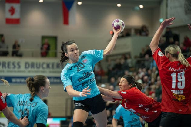 Jana Scheib (THC, 20), Engelina Alida Corona Molenaar (Halle, 7), Lea Gruber (Halle, 19), SV Union Halle-Neustadt vs. Thüringer HC, Handball, 1. Bundesliga Frauen, Saison 2025 26, 12. Spieltag, 07.01.2026 Halle SWH Arena Sachsen-Anhalt Deutschland