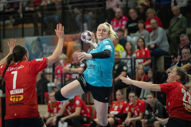 Engelina Alida Corona Molenaar (Halle, 7), Johanna Reichert (THC, 29), Marie Polakova (Halle, 23), SV Union Halle-Neustadt vs. Thüringer HC, Handball, 1. Bundesliga Frauen, Saison 2025 26, 12. Spieltag, 07.01.2026 Halle SWH Arena Sachsen-Anhalt Deutschland
