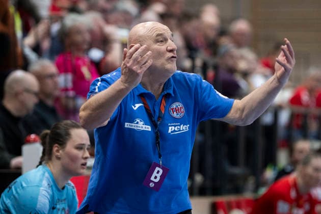 Handball Bundesliga Frauen, Saison 2025 2026 SV Union Halle-Neustadt vs.Thüringer HC Halle, Deutschland 07.Januar 2026: Im Bild:Trainer Herbert Müller Mueller (Thueringer HC) Halle Saale SWH Arena Sachsen-Anhalt Deutschland