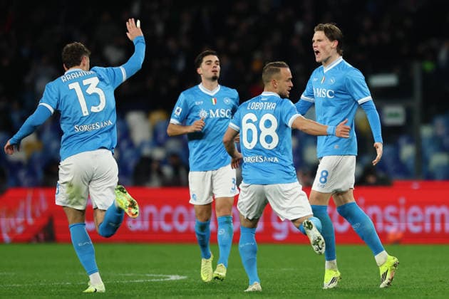 Scott McTominay of SSC Napoli celebrates with team mates after scoring the goal of 1-2 for his side during the Serie A 2025 2026 football match between SSC Napoli and Hellas Verona at Diego Armando Maradona stadium in Naples (Italy), January 7, 2026. cesarexpurini