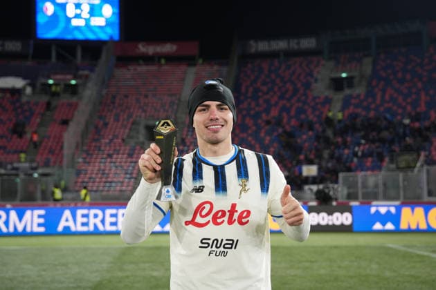 Atalanta s Nikola Krstovic Panini Player of the match at the end of the Serie A soccer match between Bologna and Atalanta at the Renato DallÕAra Stadium in Bologna, north Italy - Wednesday, January 7, 2026 -  Copyright: xMassimoxPaolone LaPressex