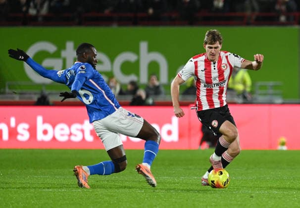 Brentford v Sunderland Premier League Lutsharel Geertruida of Sunderland tackles Yehor Yarmoliuk of Brentford during the Premier League match at the Gtech Community Stadium, Brentford 07 01 2026 UK Newspapers OUT Copyright: xNigelxBramleyx FIL-22756-0009