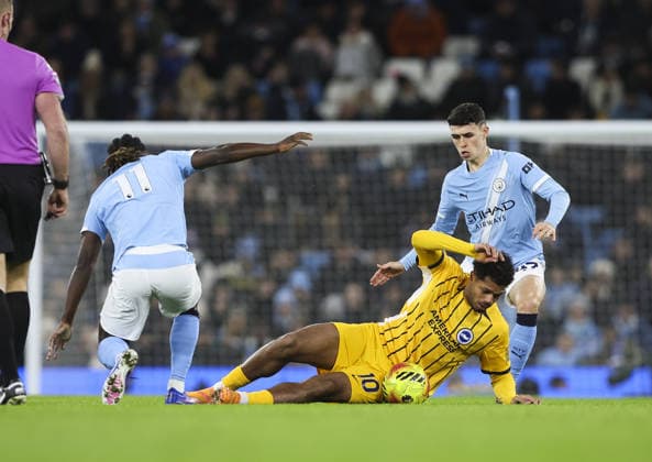 Manchester City v Brighton, FA Premier League 07.01.26 Manchester City v Brighton, FA Premier League Bradley Ormesher The Times Georginio Rutter of Brighton & Hove Albion and Phil Foden of Manchester City  Copyright: xBradleyxOrmesherx NINTCHDBPICT001049984550