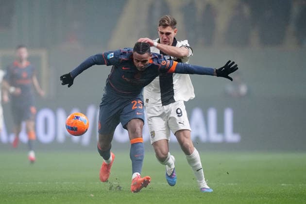 Inter Milan s Manuel Akanji during the Serie A soccer match between Parma and Inter at the Tardini Stadium in Parma , north Italy - Wednesday , January 07 , 2025. - Soccer .  Copyright: xSpada LaPressex
