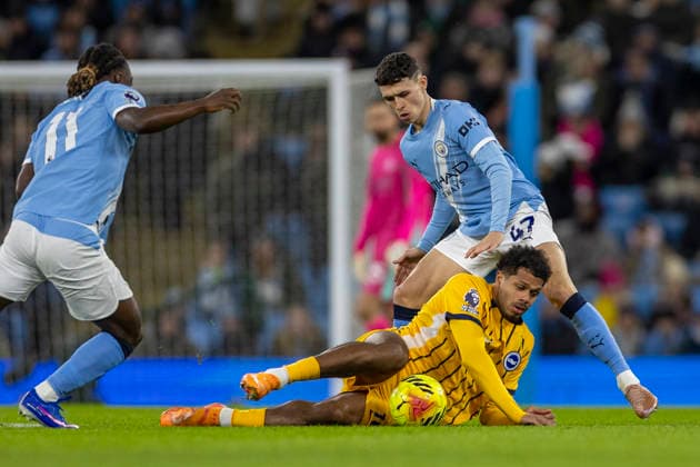 7th January 2026; Etihad Stadium, Manchester, Lancashire, England; Premier League Football, Manchester City versus Brighton and Hove Albion; Georginio Rutter of Brighton is tackled by Phil Foden of Manchester City  TimxWilliams Content restricted for UK based newspaper