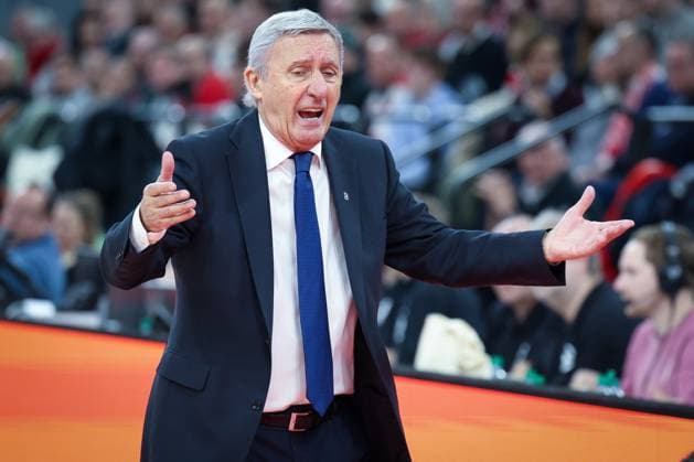 Enttaeuschung, Frust, Veraergerung bei Cheftrainer Svetislav Pesic (FC Bayern Muenchen Basketball), FC Bayern Muenchen Basketball vs. Kosner Baskonia Vitoria-Gasteiz, Basketball, Maenner, Turkish Airlines EuroLeague, Regulaere Saison, Saison 2025 2026, 07.01.2026 Muenchen Bayern Deutschland
