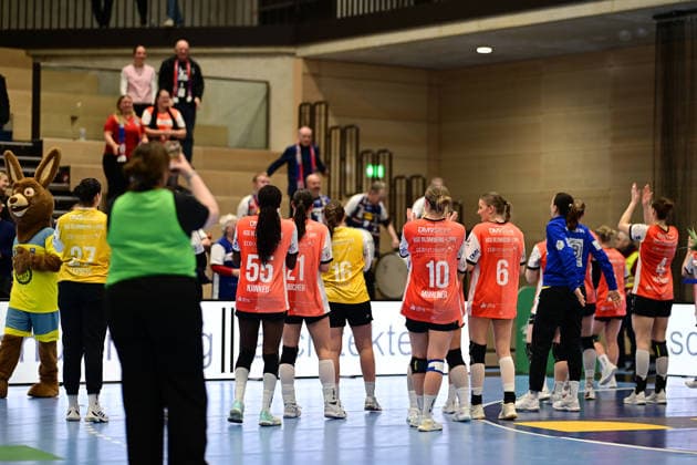 Handball I Frauen I Saison 2025-2026 I 1. HBF I 12. Spieltag I Buxtehuder SV - HSG Blomberg-Lippe I 07.01.2026 Jubel, Begeisterung, Enthusiasmus, Euphorie, Freude, Glücksgefühl, Heiterkeit bei: HSG Blomberg-Lippe zusammen mit den mitgereisten Fans Buxtehude Halle Nord Niedersachsen Deutschland Copyright: xLobeca FelixxSchlikisx