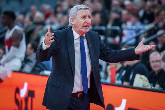 Enttaeuschung, Frust, Veraergerung bei Cheftrainer Svetislav Pesic (FC Bayern Muenchen Basketball), FC Bayern Muenchen Basketball vs. Kosner Baskonia Vitoria-Gasteiz, Basketball, Maenner, Turkish Airlines EuroLeague, Regulaere Saison, Saison 2025 2026, 07.01.2026 Muenchen Bayern Deutschland