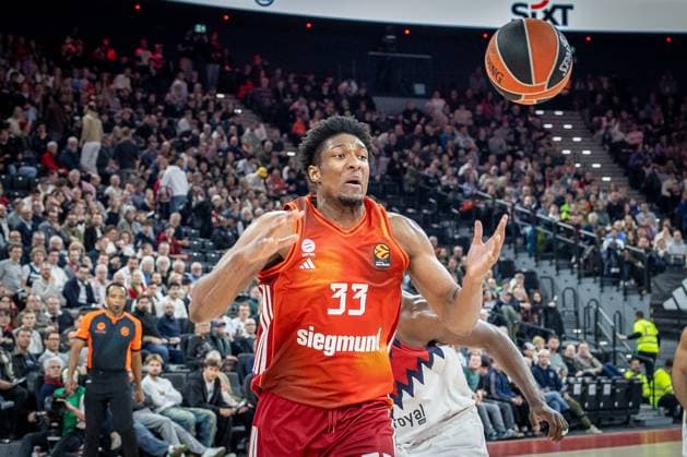 David McCormack 33 (FC Bayern Muenchen Basketball) in Aktion, Gestik, FC Bayern Muenchen Basketball vs. Kosner Baskonia Vitoria-Gasteiz, Basketball, Maenner, Turkish Airlines EuroLeague, Regulaere Saison, Saison 2025 2026, 07.01.2026 Muenchen Bayern Deutschland