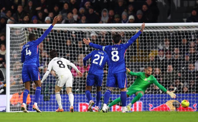 London, England, 7th January 2026. Harry Wilson of Fulham scores but his goal is disallowed for offside during the Fulham vs Chelsea Premier League match at Craven Cottage, London. Picture credit should read: Paul Terry Sportimage EDITORIAL USE ONLY. No use with unauthorised audio, video, data, fixture lists, club league logos or live services. Online in-match use limited to 120 images, no video emulation. No use in betting, games or single club league player publications. SPI_038_PT_Fulham_Chelsea SPI-4434-0038