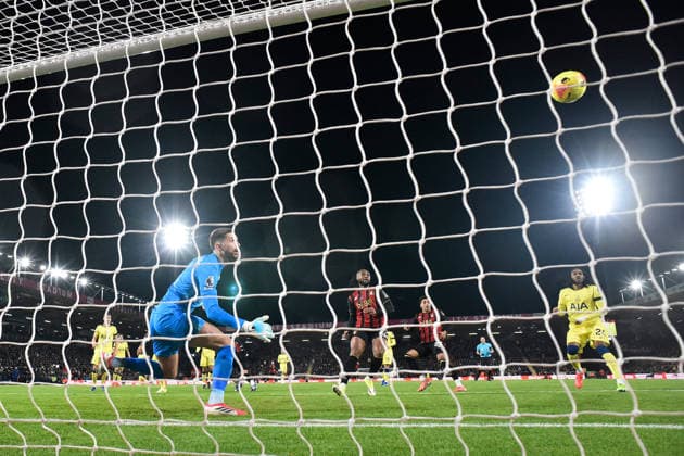 Bournemouth v Tottenham Hotspur, Premier League Goal 1-1 - Evanilson (9) of AFC Bournemouth scores the equalising goal beating Guglielmo Vicario (1) of Tottenham Hotspur during the Premier League match between Bournemouth and Tottenham Hotspur at the Vitality Stadium, Bournemouth, UK on 7 January 2026. Bournemouth Vitality Stadium Dorset UK Editorial use only DataCo restrictions apply See www.football-dataco.com , Copyright: xGrahamxHuntx PSI-23541-0077