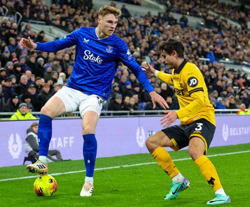7th January 2026; Hill Dickinson Stadium, Liverpool, England; Premier League Football, Everton versus Wolverhampton Wanderers; Jake O Brien of Everton FC is tracked by Hugo Bueno of Wolverhampton Wanderers  RogerxEvans Content restricted for UK based newspaper