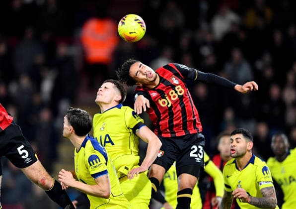 AFC Bournemouth v Tottenham Hotspur, Premier League, Football, Vitality Stadium, Bournemouth, Dorset, UK - 07 Jan 2026 James Hill of AFC Bournemouth wins a header Bournemouth Vitality Stadium Dorset GBR, UK NEWSPAPERS OUT Copyright: xMarkxEnfieldx