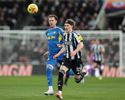 Premier League Newcastle United v Leeds United Anthony Gordon of Newcastle Untied breaks with the ball during the Premier League match Newcastle United vs Leeds United at St. James s Park, Newcastle, United Kingdom, 7th January 2026 (Photo by Mark Cosgrove News Images) Newcastle St. James s Park Tyne and Wear United Kingdom Copyright: xMarkxCosgrove NewsxImagesx