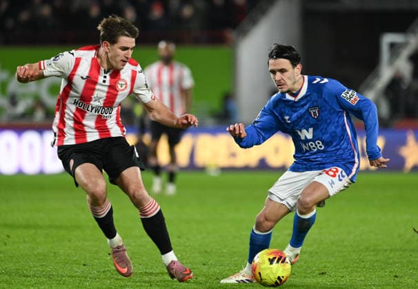 Brentford v Sunderland Premier League Enzo le FÃ e of Sunderland during the Premier League match at the Gtech Community Stadium, Brentford 07 01 2026 UK Newspapers OUT Copyright: xNigelxBramleyx FIL-22756-0050