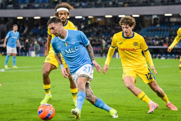 2026-01-07 SSC Napoli v Hellas Verona - Italian Serie A Enilive NAPLES, ITALY - JANUARY 7: Antoine Bernede of Hellas Verona, Matteo Politano of SSC Napoli, Domagoj Bradaric of Hellas Verona during the Italian Serie A Enilive match between SSC Napoli and Hellas Verona at Stadio Diego Armando Maradona on January 7, 2026 in Naples, Italy. Naples Stadio Diego Armando Maradona Italy Content not available for redistribution in The Netherlands directly or indirectly through any third parties. Copyright: xCiroxSantangelox